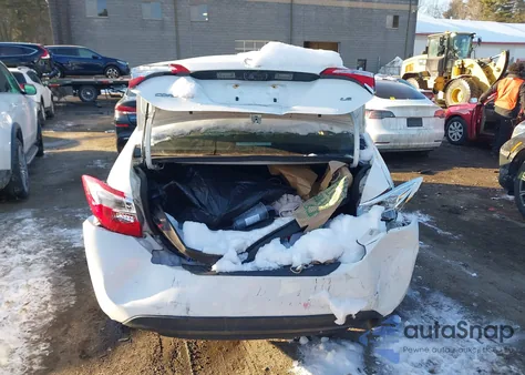 2016 Toyota Corolla Le z USA, uszkodzony, nr VIN 2T1BURHE4GC738580